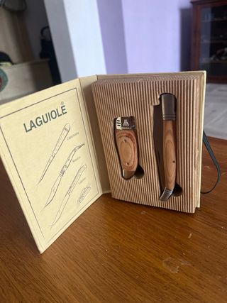 Coltello Laguiole e accendino