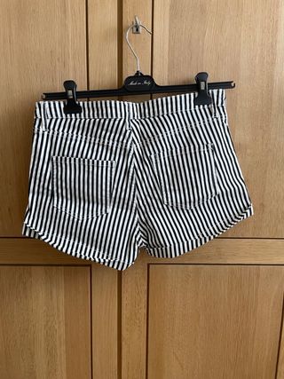 Shorts H&M a righe bianco-nere