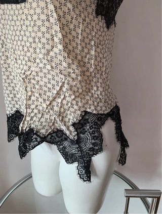 Blusa Zara beige y negra