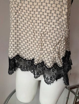 Blusa Zara beige y negra