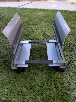 Soporte PC acero con ruedas