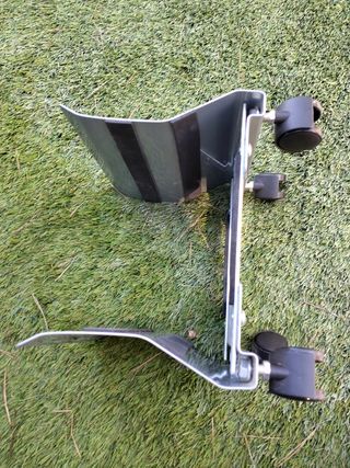 Soporte PC acero con ruedas