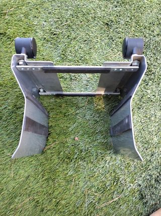 Soporte PC acero con ruedas