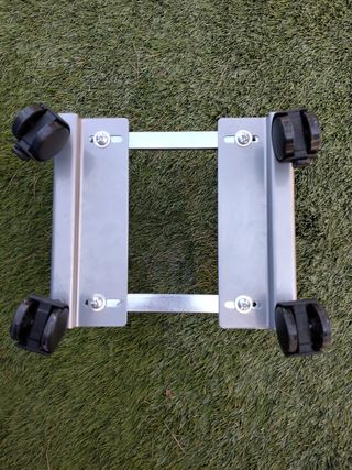 Soporte PC acero con ruedas