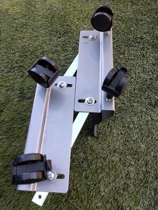 Soporte PC acero con ruedas
