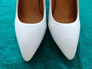 Zapatos tacón blanco elegantes