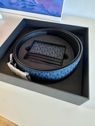 Michael Kors: Cartera y cinturón