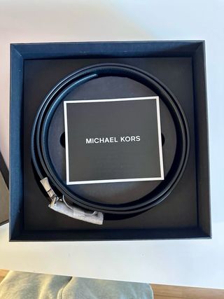 Michael Kors: Cartera y cinturón