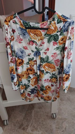 Blusa Stradivarius floral