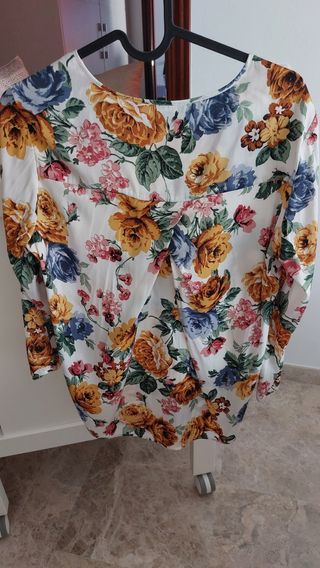 Blusa Stradivarius floral