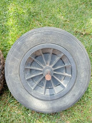 2 Ruedas carretilla usadas