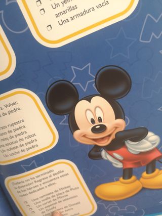 Libro “Busca y encuentra” de Disney