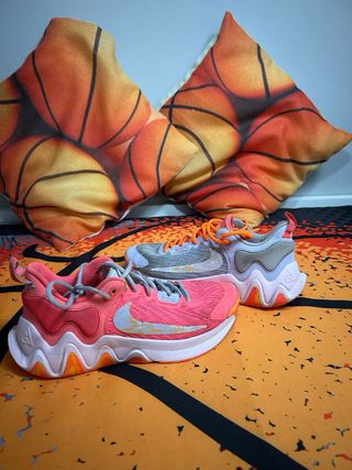 Zapatillas baloncesto naranja-rosa