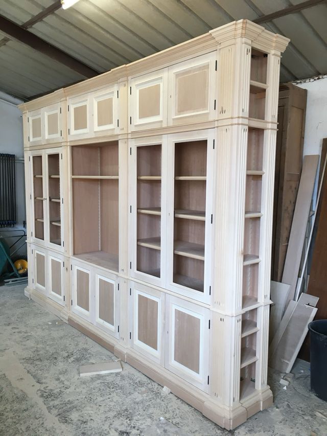 Libreria bianca in legno - stile classico