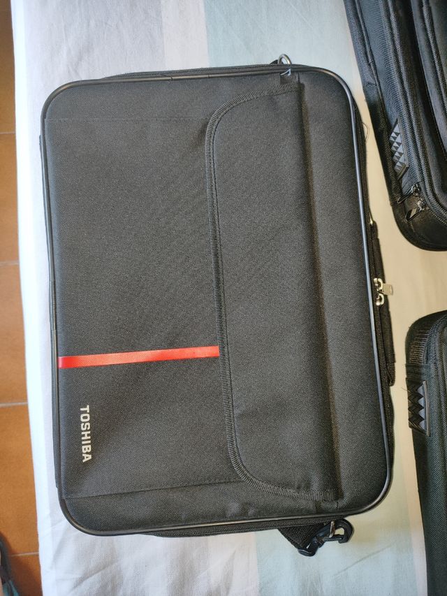 Lote 5 Maletines Portátil (Toshiba, inves...)