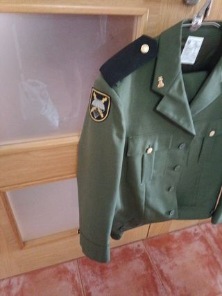 Traje militar verde oliva