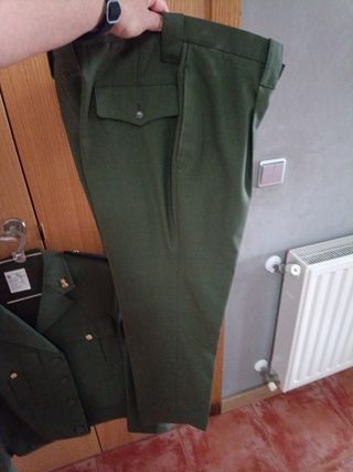 Traje militar verde oliva