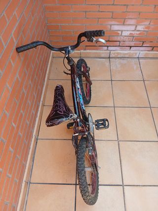 Bicicleta niño 16" desgastada