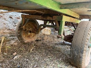 Remolque o carro antiguo para mula o caballo