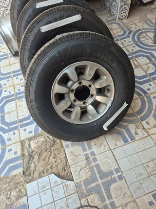 1+ 4 llantas originales montero ,pajero 
