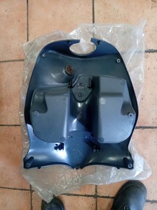 Guantera Piaggio Fly, contraescudo