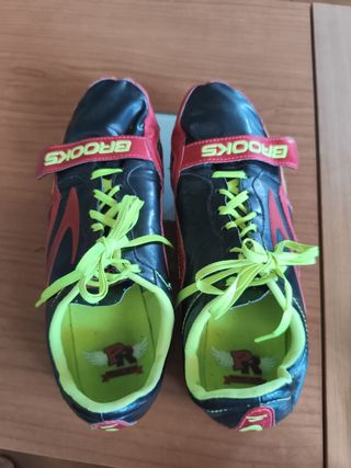 Zapatillas Brooks verdes y amarillas - 43