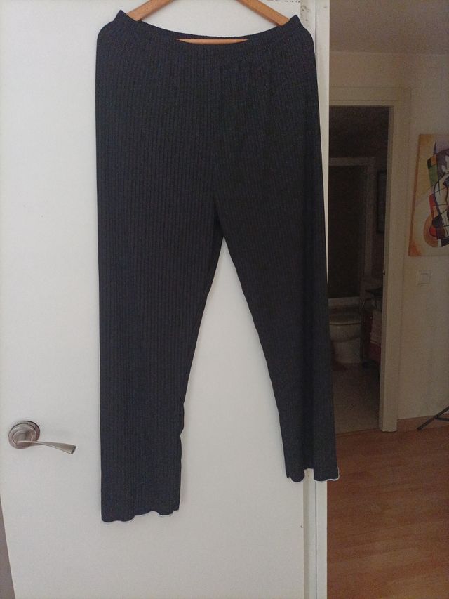 Pijama Pantalón Pliegues negro y lacitos blanco