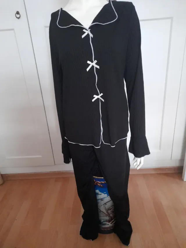 Pijama Pantalón Pliegues negro y lacitos blanco