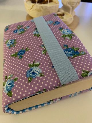 Funda libro - Flores Moradas