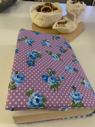 Funda libro - Flores Moradas