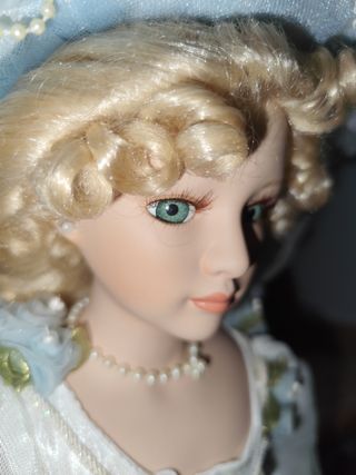 Muñeca porcelana 45cm - Vestido azul