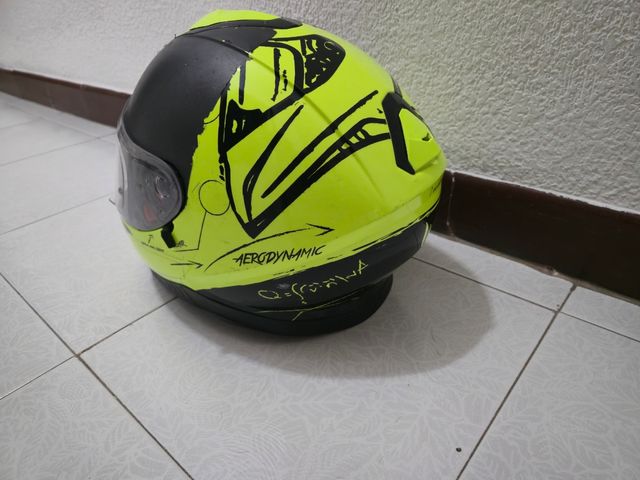 Casco MT Helmets moto amarillo-negro