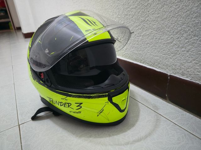 Casco MT Helmets moto amarillo-negro