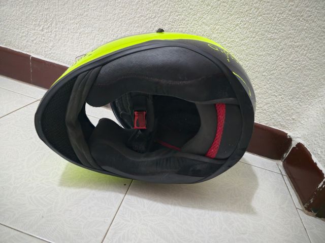 Casco MT Helmets moto amarillo-negro
