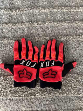Equip. trial bici FOX: casco, guantes, camiseta