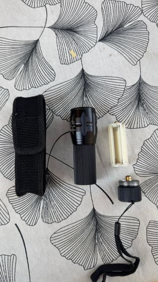 Linterna LED Zoom 500-1000 lumens