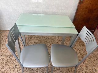 Mesa cocina extensible + 2 sillas