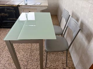 Mesa cocina extensible + 2 sillas