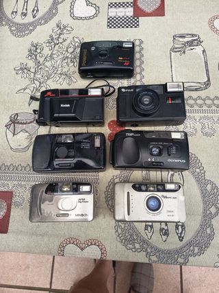 7 Cámaras vintage: Fuji, Kodak, Minolta...