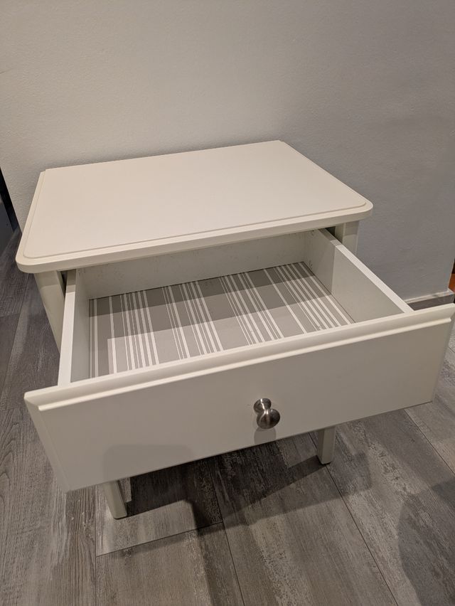 Mesita noche Ikea Tyssedal blanca