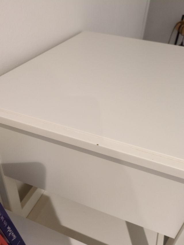 Mesita noche Ikea Tyssedal blanca