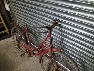 Bicicleta antigua roja