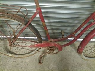 Bicicleta antigua roja