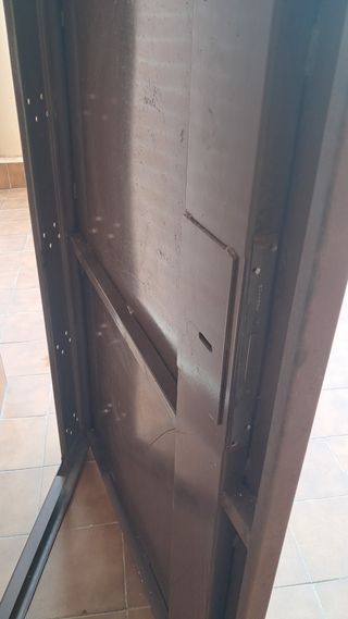 Puerta blindada acero antiokupa