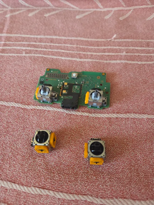 Reparación DualSense PS5 / Edge / PS4 mando