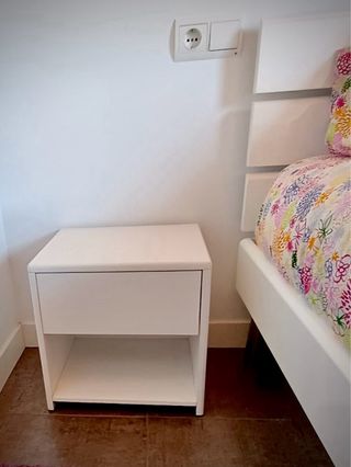 CAMA 135, CABECERO y 2 MESILLAS, BLANCO LACADO