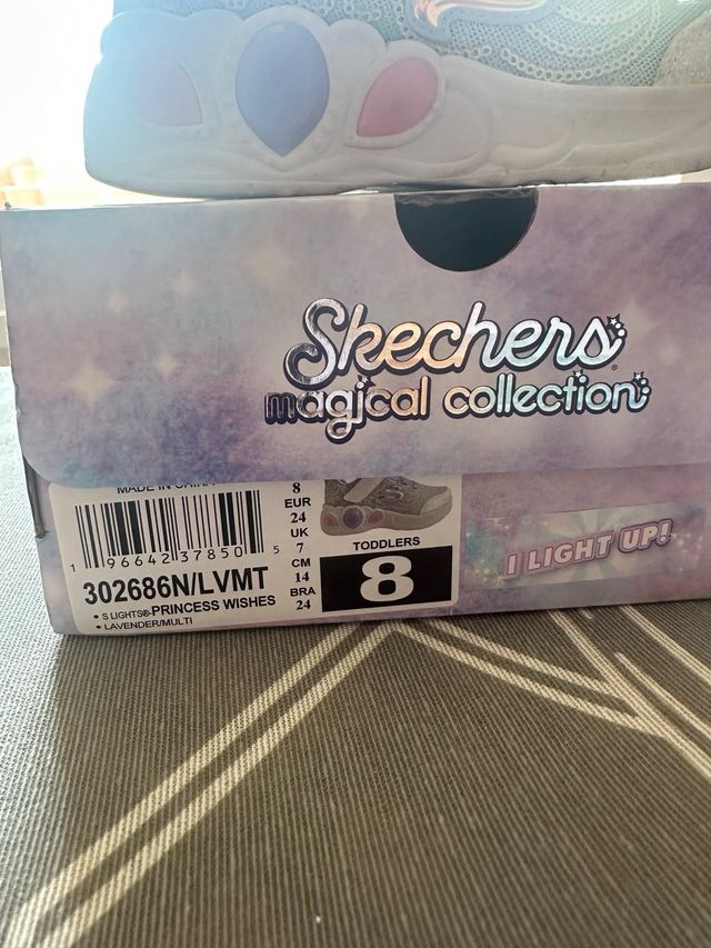 Zapatillas SKECHERS niña 24 luces