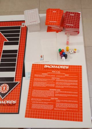 JUEGO DE MESA BACKWORDS,SERIF, VINTAGE DE 1988