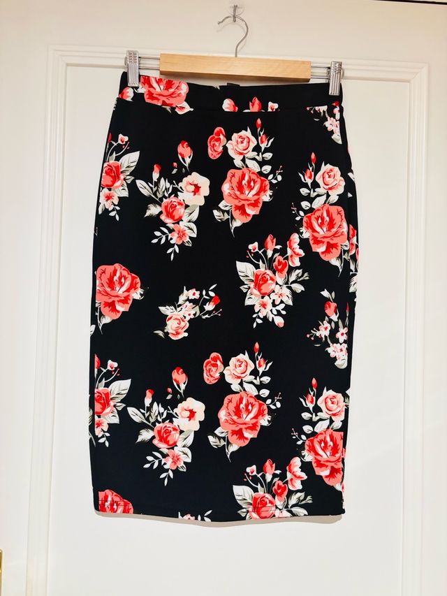 Falda ajustada flores