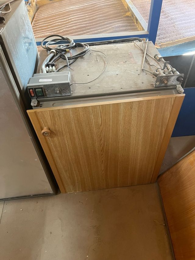 Nevera Trivalente 60L. (679 685 019)